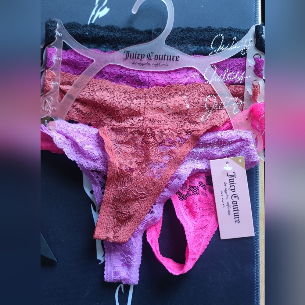 Juicy Couture thongs set